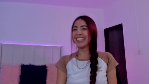 Snapshot of mirandaa_rogers chatting on April 12, 2:44 pm Miranda Rogers online show from April 12, 2:44 pm