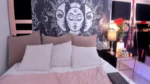 Miranda  online show from May 8, 6:02 pm