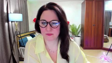 MirandaDyson online show from February 20, 4:18 pm