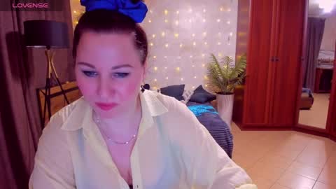 MirandaDyson online show from April 1, 7:33 pm