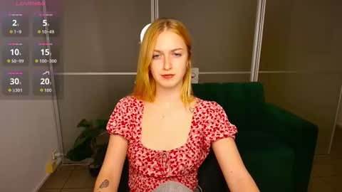 Snapshot of mirandamayers chatting on October 29, 9:05 pm MirandaMayers online show from October 29, 9:05 pm
