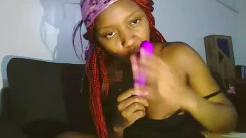 PeachySin online show from July 27, 4:03 pm