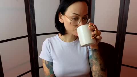 Snapshot of mirasky chatting on February 10, 1:33 pm Mira online show from February 10, 1:33 pm