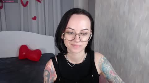 Snapshot of mirasky chatting on February 16, 6:43 pm Mira online show from February 16, 6:43 pm