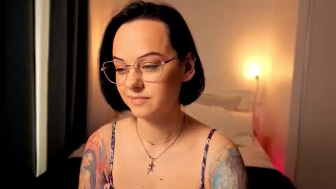 Snapshot of miraskyy chatting on September 22, 1:02 pm MiraSkyy online show from September 22, 1:02 pm