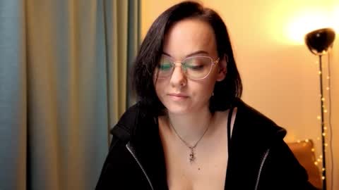 MiraSkyy online show from November 5, 4:29 pm