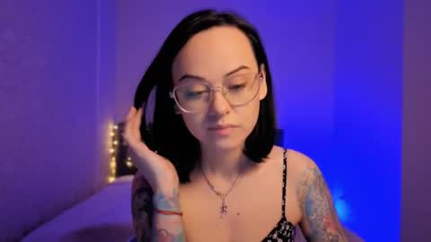 MiraSkyy online show from March 6, 9:00 pm