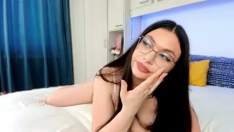 Snapshot of mirasparkle chatting on June 25, 9:14 am Mira online show from June 25, 9:14 am
