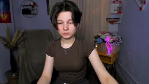 Snapshot of mirginia_lovely chatting on March 6, 6:43 am mirgi online show from March 6, 6:43 am
