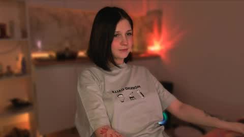 Snapshot of mirrameow chatting on May 20, 1:01 am Mira online show from May 20, 1:01 am