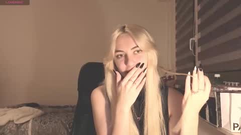 misa_0 online show from November 1, 7:27 pm