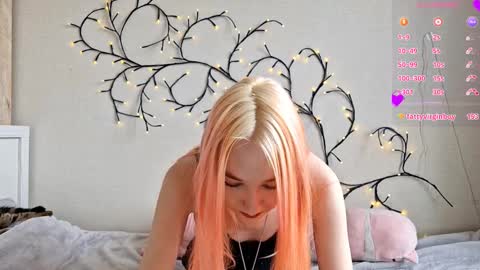 Snapshot of misamew chatting on February 6, 8:18 am MisaMew online show from February 6, 8:18 am