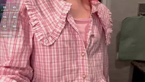 Snapshot of mishahartwigsen chatting on October 8, 5:43 pm Molly online show from October 8, 5:43 pm