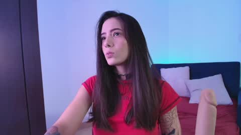 Snapshot of mishelkrave_ chatting on April 14, 7:53 pm KRAVE online show from April 14, 7:53 pm