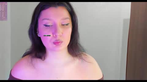 Snapshot of mishka_a chatting on February 24, 7:39 am mishka_a online show from February 24, 7:39 am