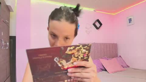 misofialeal online show from January 15, 4:44 pm