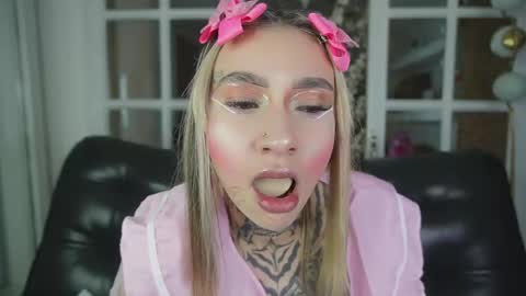 miss___angel online show from February 23, 11:07 am