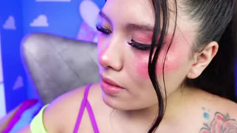 Sara online show from May 4, 6:26 pm