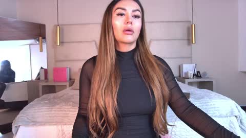 Snapshot of miss__ary_ chatting on April 18, 11:47 am miss__ary_ online show from April 18, 11:47 am