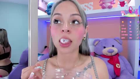 Lizz online show from March 7, 9:17 pm