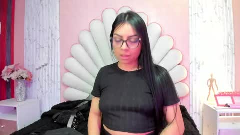 miss__star_ online show from May 25, 3:18 pm