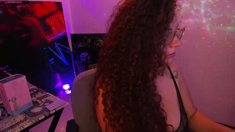 miss_alisse online show from May 13, 6:33 am