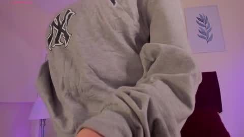 Snapshot of miss_amanda_ chatting on April 9, 12:43 pm Amanda Reyes online show from April 9, 12:43 pm