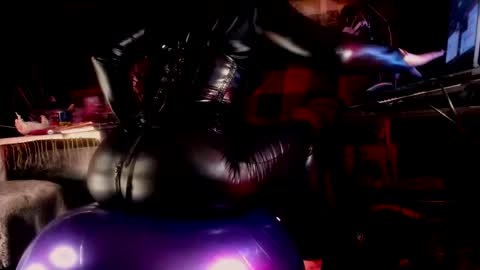 Snapshot of miss_asmodeus chatting on March 6, 9:00 pm missAsmodeus online show from March 6, 9:00 pm