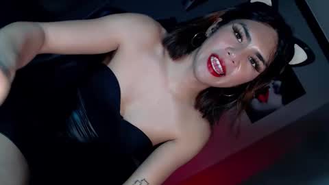 miss_bella69 online show from May 8, 4:51 am