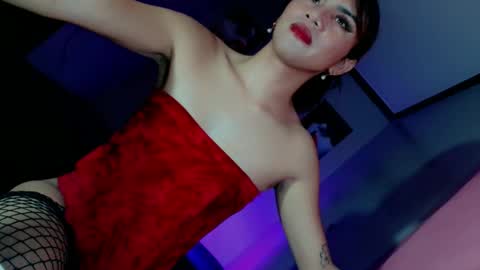 miss_bella69 online show from May 16, 5:48 am