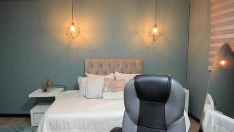 Cataleya online show from December 3, 11:41 am