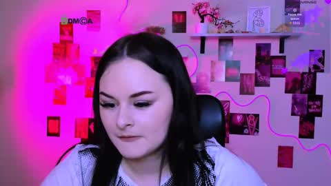 Snapshot of miss_courtney chatting on March 18, 9:34 am miss_courtney online show from March 18, 9:34 am