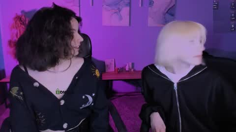 miss_courtney online show from April 23, 8:46 am