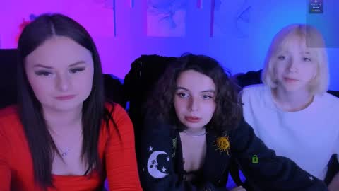 miss_courtney online show from April 23, 12:29 pm