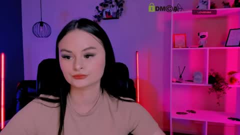 miss_courtney online show from May 7, 8:42 am