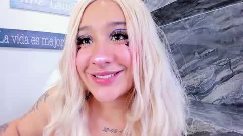 Snapshot of miss_danika chatting on October 11, 11:09 am Danika online show from October 11, 11:09 am