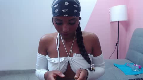 Snapshot of miss_demoni chatting on April 1, 1:41 pm miss_demoni online show from April 1, 1:41 pm