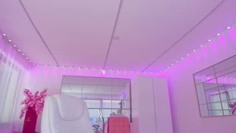miss_diamond__ online show from May 16, 10:36 am