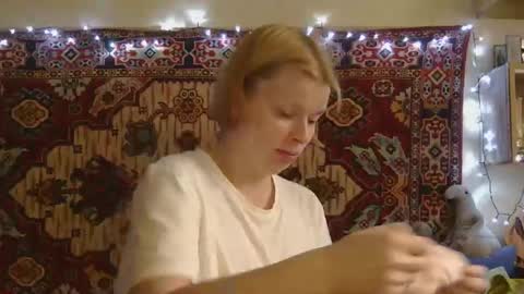 Elis online show from September 25, 12:20 pm