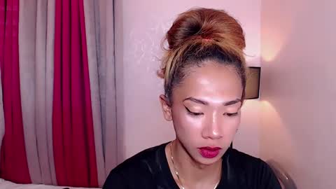 Snapshot of miss_ephrail chatting on December 7, 6:48 pm miss_ephrail online show from December 7, 6:48 pm
