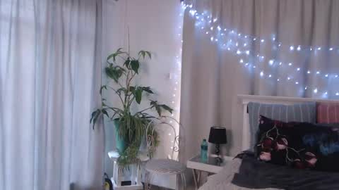 Miss EVA  Email misseva123xxx online show from December 23, 3:29 am