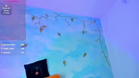 miss_evans_ online show from September 23, 11:13 am