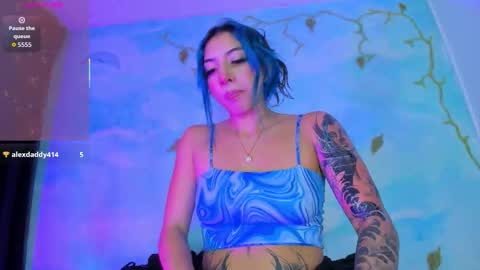 miss_evans_ online show from September 30, 7:46 am