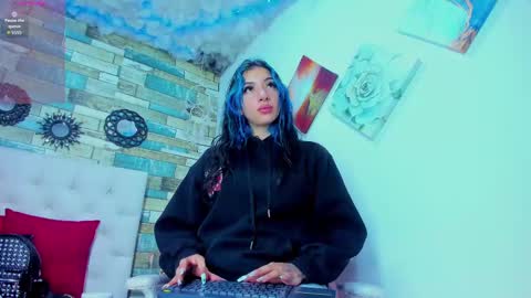 miss_evans_ online show from October 7, 5:59 am