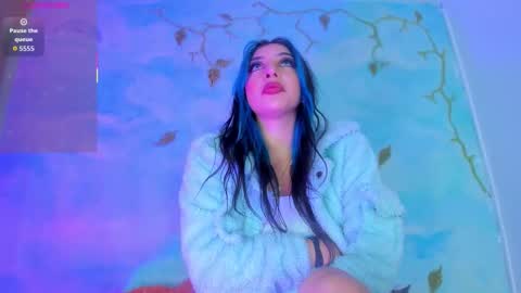 miss_evans_ online show from October 12, 9:08 am