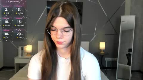 miss_eveline_ online show from February 4, 1:44 am