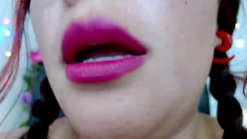 Snapshot of miss_evoleth2 chatting on January 24, 7:39 pm Miss Evoleth online show from January 24, 7:39 pm