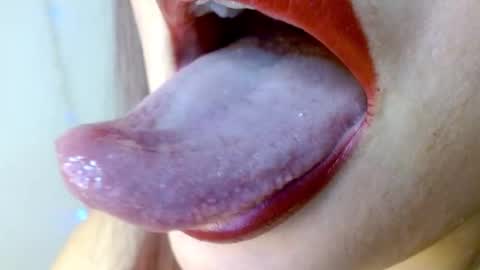 Snapshot of miss_evoleth2 chatting on February 4, 4:37 am Miss Evoleth online show from February 4, 4:37 am