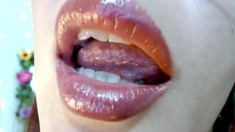 Snapshot of miss_evoleth2 chatting on February 9, 6:11 am Miss Evoleth online show from February 9, 6:11 am