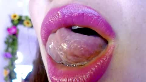 Snapshot of miss_evoleth2 chatting on February 13, 4:00 am Miss Evoleth online show from February 13, 4:00 am